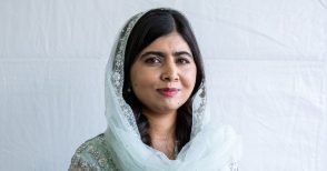 La sfida di Malala: "Libri, non proiettili!". Sostieni la sua campagna social